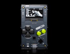 最新的 Arduboy 支持通过 USB-C 电缆进行多人游戏(图片来源:Arduboy)