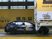 Model 3 卡车追尾碰撞测试（图片来源：DCAR/YT）