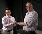 吉田修平是2013年那对曾因Xbox One限制游戏共享功能而调侃Xbox的二人组中的一员。