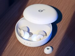 Soundcore Sleep A30 被誉为全球首款智能 ANC 睡眠耳塞。(图片来源：Soundcore）