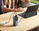 UGREEN Nexode Power Bank 12000mAh 100W 有两个端口。(图片来源：UGREEN）