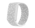 Amazfit Helio Strap 还有白/灰（上图）和灰/黑两种配色。(图片来源：Amazfit）