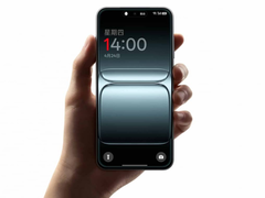 OnePlus 13T 的显示屏。