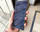 三星Galaxy S24 Ultra 已经让一些用户看到了难看的显示屏褪色现象（图片来源：@xeetechcare, X）