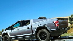 Cybertruck 曾装扮成一辆 F-150（图片：Greggertruck）