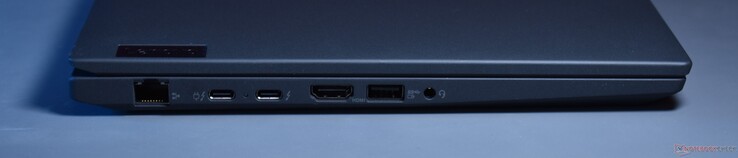 左侧RJ45 以太网、2x Thunderbolt 4、HDMI、USB A 3.2 Gen 1、3.5mm 音频