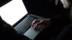 UNC6692 正在利用 Microsoft Teams 的外部协作功能，冒充 IT 服务台人员并提供定制的恶意软件套件。