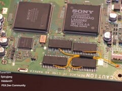 一台经过改装、配备16MB内存的PlayStation 1