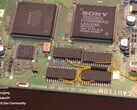 一台经过改装、配备16MB内存的PlayStation 1