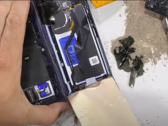 Galaxy Z Fold6 采用了一种全新的机制。(图片来源：JerryRigEverything）