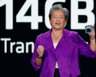 AMD首席执行官Lisa Su展示了MI300 APU（图片来源：AMD）。