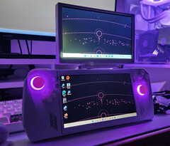 YesItsKira 为华硕 ROG Ally 配备副屏(图片来源:YesItsKira)