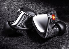 新款 FiiO 入耳式耳机配备 13 个驱动器（图片来源：FiiO）