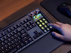 海盗船 Galleon 100 SD 将全尺寸机械键盘和 Stream Deck 集于一身,专为流媒体玩家和游戏玩家设计。(图片来源:海盗船)