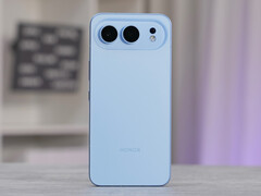 泄露的Honor 500 显示了类似 iPhone Air 的设计。图:泄露的非 Pro 手机背面。(图片来源:Beginner's Review)