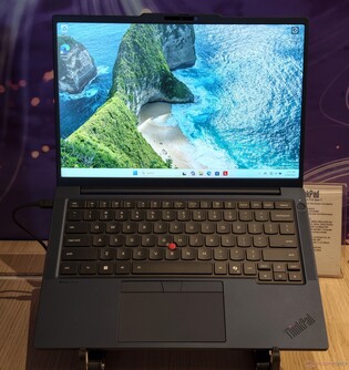 联想 ThinkPad T14 第 7 代。