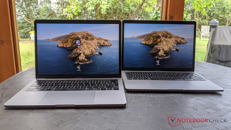 MacBook Pro 13 2019 (left) vs. MacBook Po 13 2020 (right)