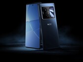 Nuu B40 是一款在美国上市的双屏智能手机。(图片来源：Nuu）
