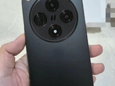 Find X8 外观与近期推出的许多其他 Oppo 智能手机相似。(图片来源：豆瓣 via @feni_book）