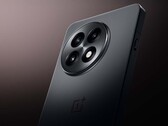 OnePlus 13R。(图片来源：OnePlus）