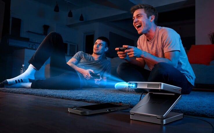 Aurzen Zip Pro 三折式投影仪可连接至任天堂Switch。