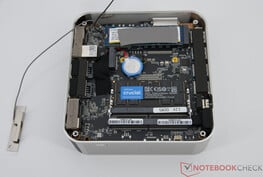 底部开放的 Geekom A9 Max