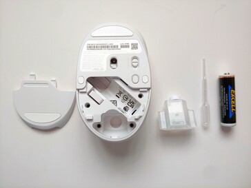 鼠标电池仓内的香薰瓶（图片来源：Notebookcheck）