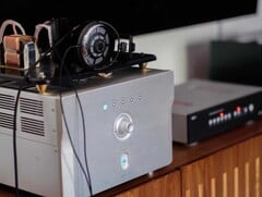 ATH-ADX7000 是铁三角迄今为止最高端的开放式背包。(图片来源：铁三角）