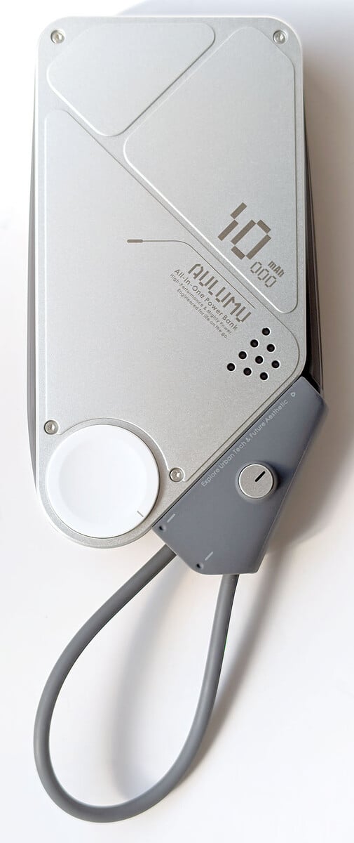 Aulumu M10 移动电源。