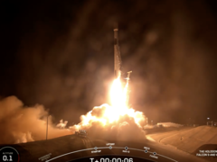 SpaceX 向太空发射 21 颗直对蜂窝卫星。(图片：SpaceX）