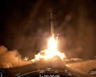 SpaceX 向太空发射 21 颗直对蜂窝卫星。(图片：SpaceX）