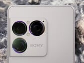 索尼下一款 Xperia 1 智能手机的四种胭脂红首发色之一