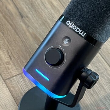 主体:静音按钮、增益旋钮、增益电平指示灯