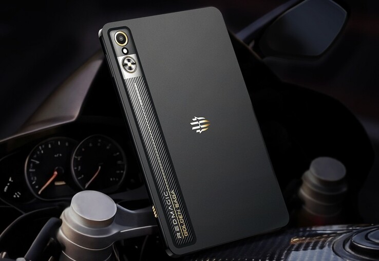 RedMagic Gaming Tablet 3 Pro 采用 165 Hz OLED 面板(图片来源:RedMagic)