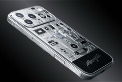 2007 年版的Apple iPhone 17 Pro 包含第一代 iPhone 的一块主板。