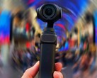 Insta360 Luna Pro 只有一个摄像头（经编辑的 Insta360 Luna Ultra 图片）。