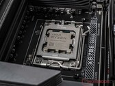 Ryzen 7 9800X3D 将于 11 月 7 日接替 7800X3D。(图片来源：Notebookcheck）