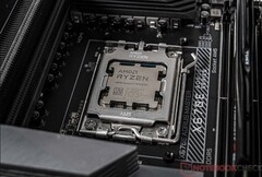 Ryzen 7 9800X3D 将于 11 月 7 日接替 7800X3D。(图片来源：Notebookcheck）