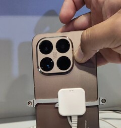 这似乎就是小米 15T 手机中的一款。(图片来源:Gadgetsdata)