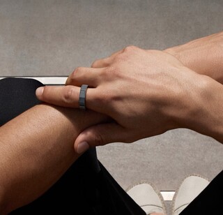 Even R1 环可作为眼镜的遥控器。