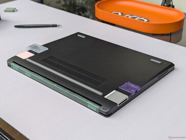 笔记本 13 Pro 底部显示与笔记本 13.5 和 Framework 台式机上的扩展卡完全向后兼容