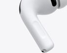 据称,下一代 AirPods Pro 耳机将在摄像头方面较图中所示的 AirPods Pro 3 有所升级。