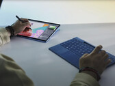 微软推出的新款 Surface Pro 的 SKU 比前几代产品要多得多。(图片来源:微软)