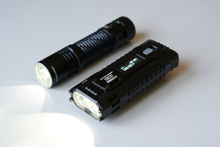 EDC37 旁边的 EDC33（图片来源：Andreas Sebayang/Notebookcheck.com）