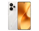 Realme 15 将有三种颜色可供选择，包括流光银（如图）。(图片来源：Sudhanshu Ambhore）