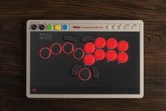 8BitDo 新款 Arcade Controller Pro 配备了内置显示屏，并集成了 Ultimate 软件。