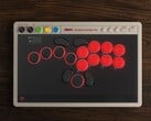 8BitDo 新款 Arcade Controller Pro 配备了内置显示屏，并集成了 Ultimate 软件。