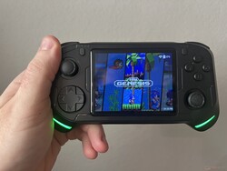 Abxylute E1 手感极佳。(图片来源：自制）