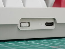 Keychron C1 Pro 8K macOS 和 Windows 选择器开关。 