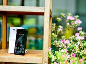 摩托罗拉 Moto G87 的扬声器声压较大，但音效适中。